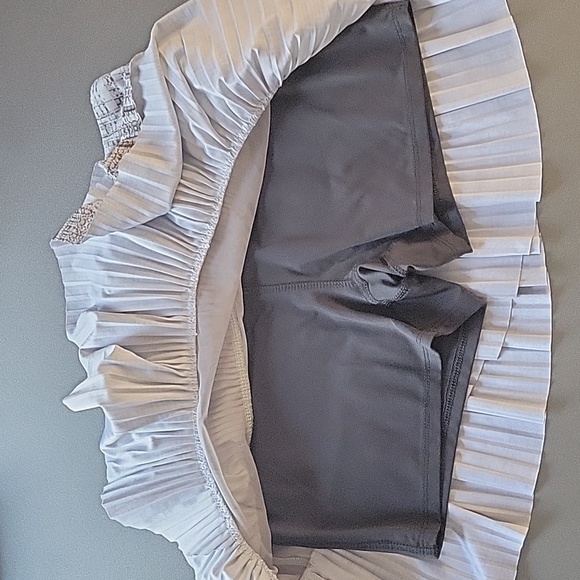 Lucky in Love Love  Pleated Scallop tennis Skirt grey white skort sz large - Picture 5 of 6